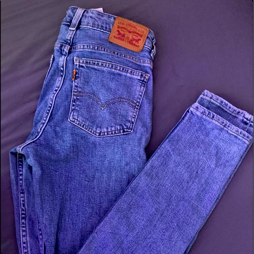 levi strauss & co vintage high rise skinny jeans. (size 25) they fit like a xs/s